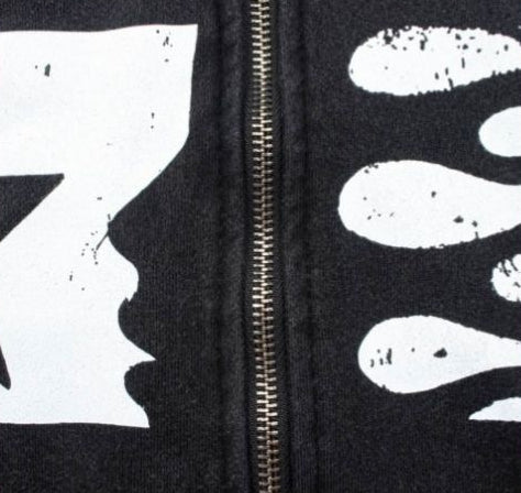 SUDADERA CON CAPUCHA Y CREMALLERA NEGRA DE HELLSTAR STUDIOS